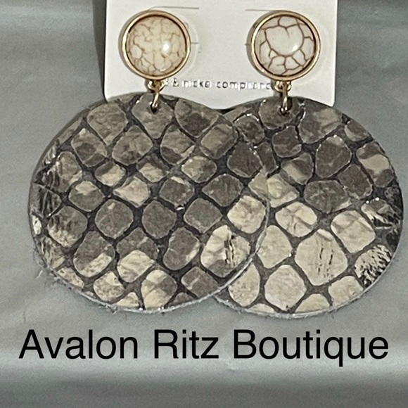 ❤️🎉 NEW Caroline Leather Silver Earrings - Picture 3 of 4